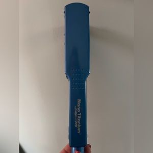 BaByliss PRO Nano Titanium Flat Iron 2”